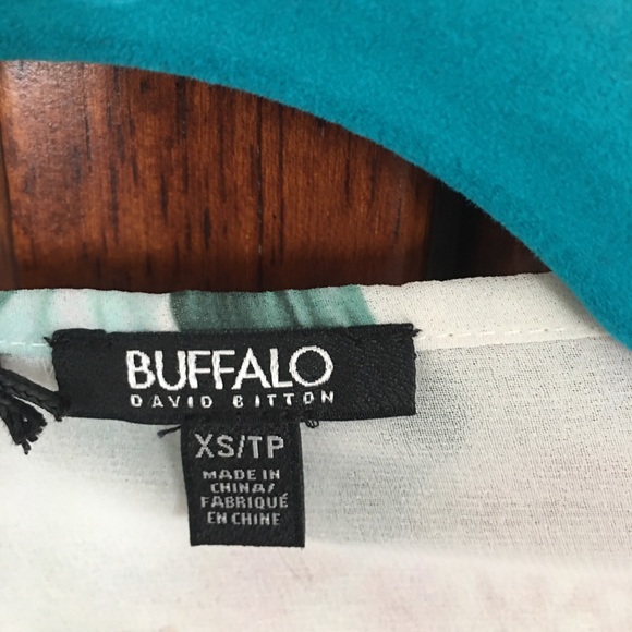 Gorgeous Top NWT - Picture 4 of 8